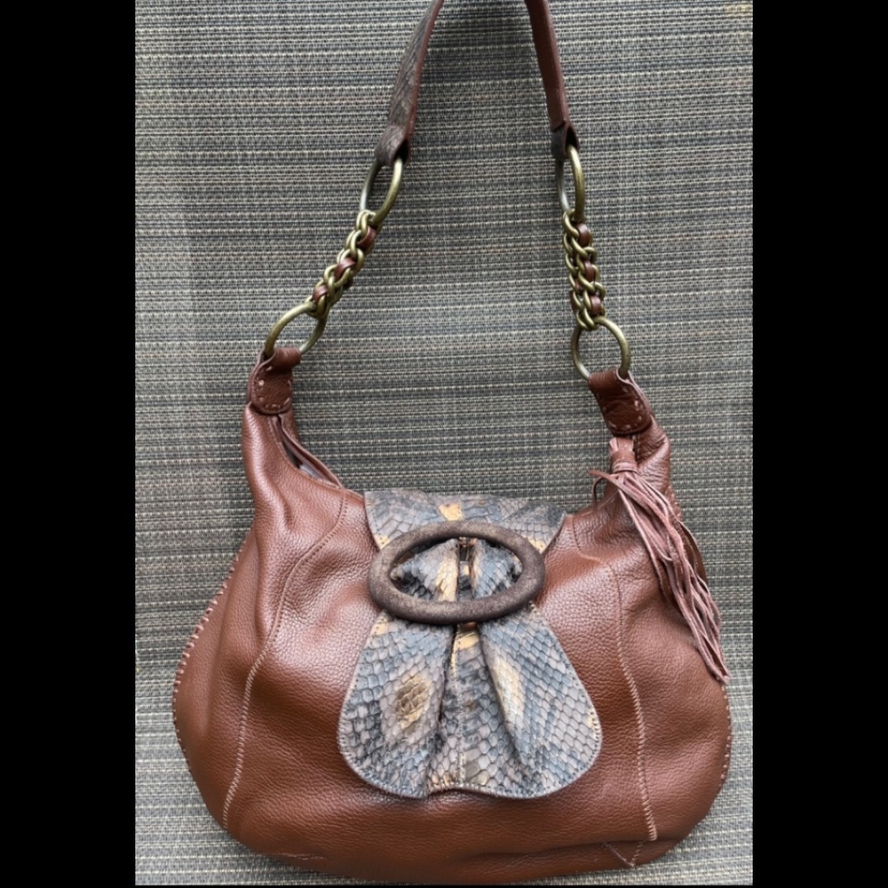 Chi leather purse